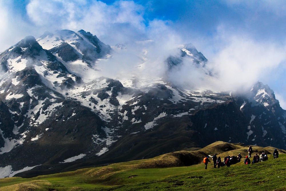 sar-pass-trek3 Embrace the Adventure: Top Tips for Thriving on Sar Pass Trek Majestic Trails