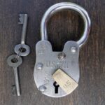 The Vintage Skeleton Key Locks Charm to be Extracted
