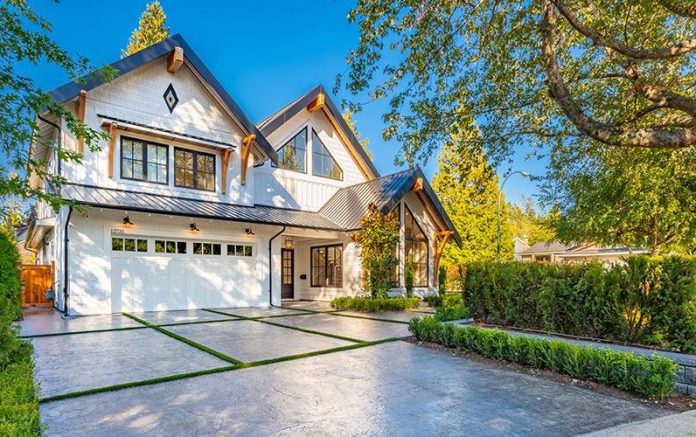 How to Match Your Driveway with Your Home’s Exterior Design