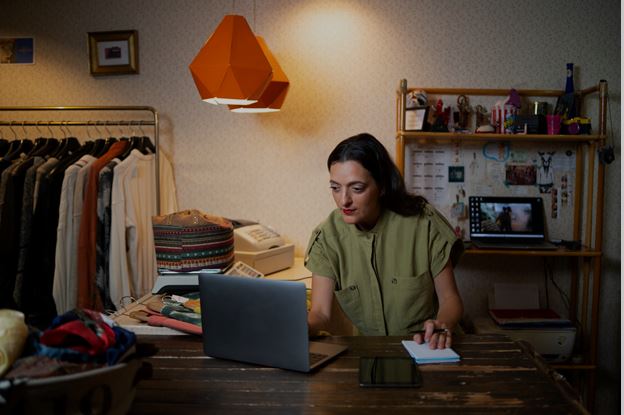 The Impact of e-Commerce on the Fashion Industry 1 Impact of eCommerce on the Fashion Industry