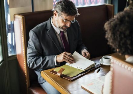 What to Expect When You Hire a Solicitor in London
