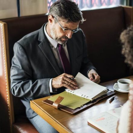 What to Expect When You Hire a Solicitor in London